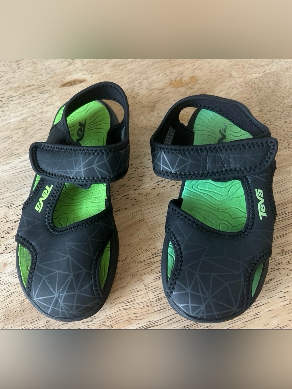 Teva Kids Black & Green Adjustable Sports Sandals, Size 13, Good Condition.